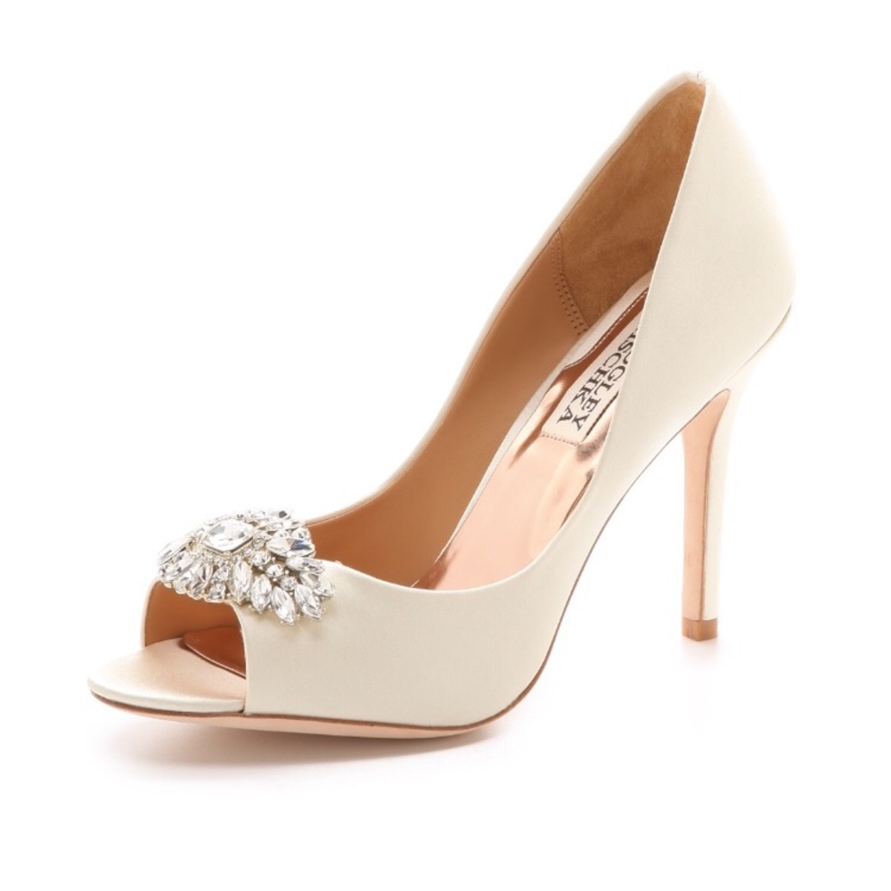 NWT Badgley Mischka Lavendar ll Satin Pumps I…